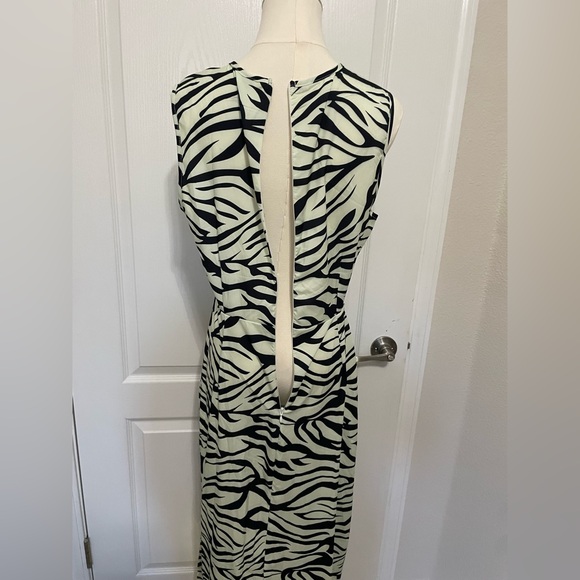 SHEIN Black and White Asymmetrical Bodycon Dress - Picture 9 of 10